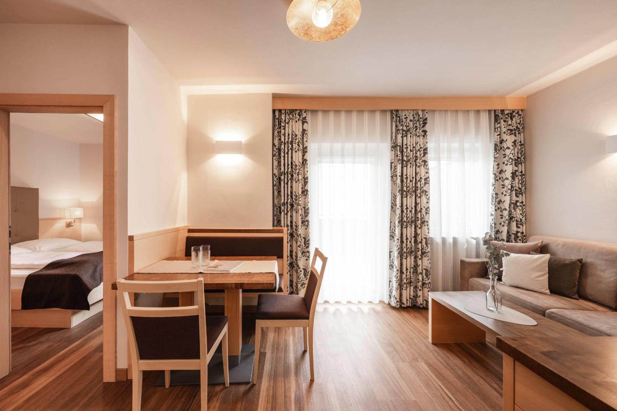 Appartementhaus Residence Hirzer Tirolo Ruang foto